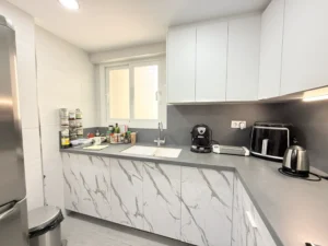 Cocina independiente totalmente equipada y reformada