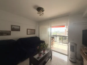 Salón comedor moderno con aire acondicionado en Los Boliches