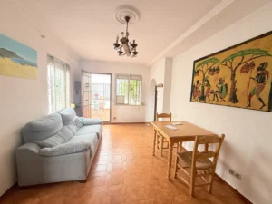 Salón con chimenea para reformar en Mijas Pueblo