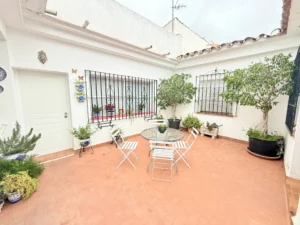Terraza con potencial para reformar en pleno centro de Mijas Pueblo
