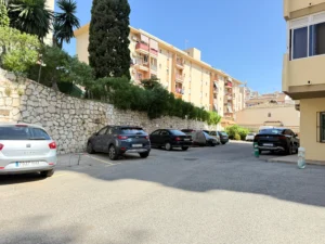 Piso de 3 dormitorios en Fuengirola con piscina y garaje