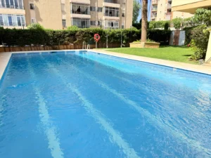 Piso de 3 dormitorios en Fuengirola con piscina y garaje