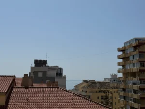 Vistas al mar y montaña desde planta 9 en Los Boliches