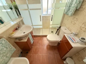 Piso de 3 dormitorios en Fuengirola con piscina y garaje
