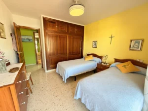 Piso de 3 dormitorios en Fuengirola con piscina y garaje