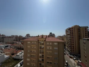 Piso de 3 dormitorios en Fuengirola con piscina y garaje