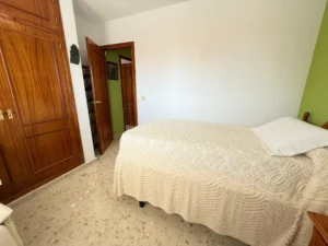 Piso de 3 dormitorios en Fuengirola con piscina y garaje