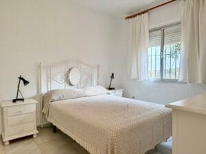 Dormitorio 3 casa en venta en Calle Luís de Góngora Las Brisas Marbella