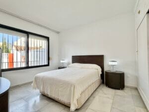 Dormitorio 2 casa en venta en Calle Luís de Góngora Las Brisas Marbella