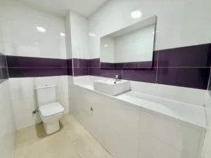 Cuarto de baño de local comercial en alquiler en Mijas Las Lagunas